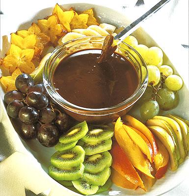 Fruktfondue med chokladsås