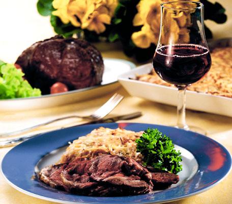 Lammstek med örtsmör och rotsaksgratäng