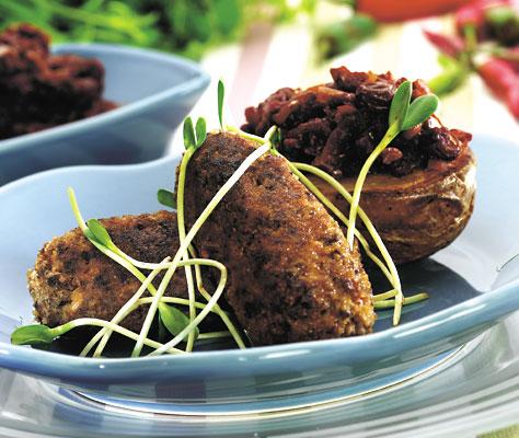 Quornbullar med tomatsalsa och potatishalvor