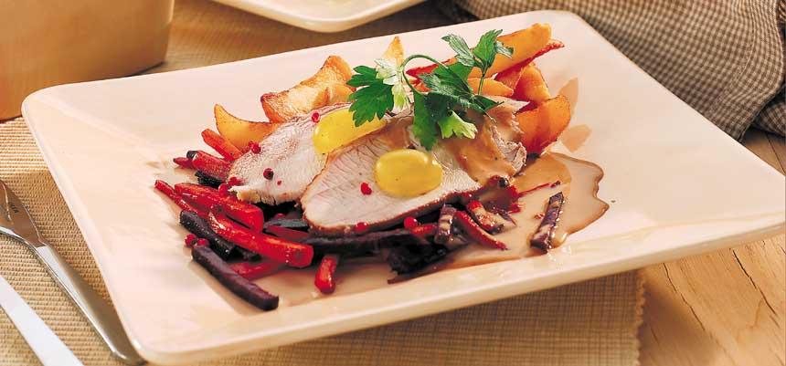 Portvinsmarinerat kalkonbröst med vindruvssås