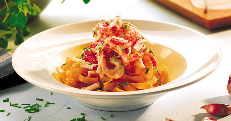 Vitlöksdoftande saffranstagliatelle