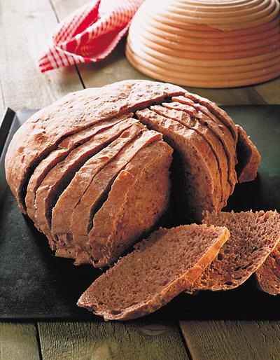 Skållat valnötsbröd