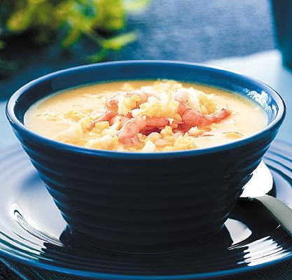 Purjolökssoppa med räkor och ägg