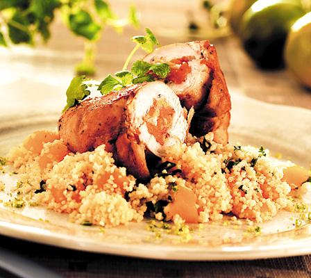 Grönsaksfylld kycklingfilé med persikocouscous