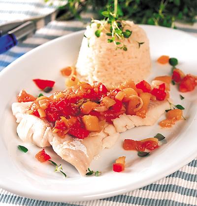 Kokt torskfilé med grönsaksfräs