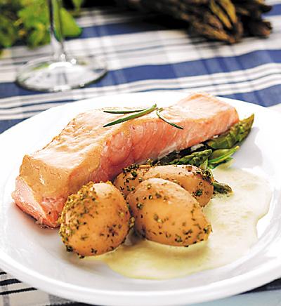 Smörslungad färsk potatis