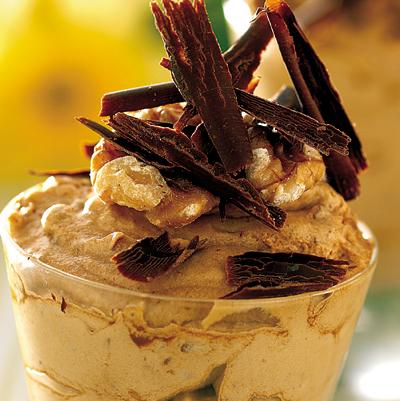 Kaffe- och valnötsmousse