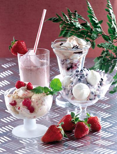 Blåbärsglass med maräng