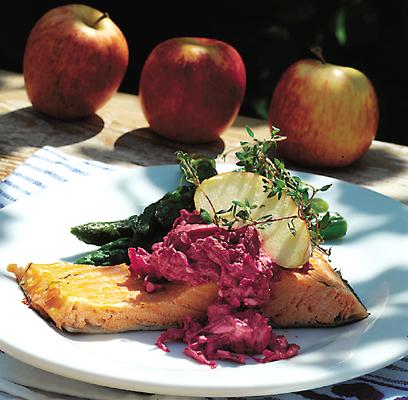 Marinerad lax med äppel- och rödbetstzatziki