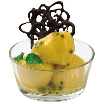 Passionsfrukt- och mangosorbet med chokladgaller