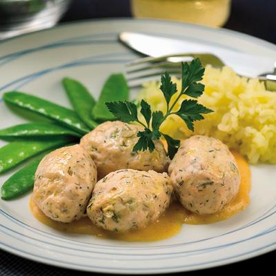 Queneller med hummersås