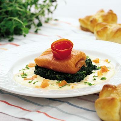 Gravad lax med spenat och örtcrèmesås