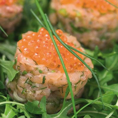 Laxtartar med senapssås