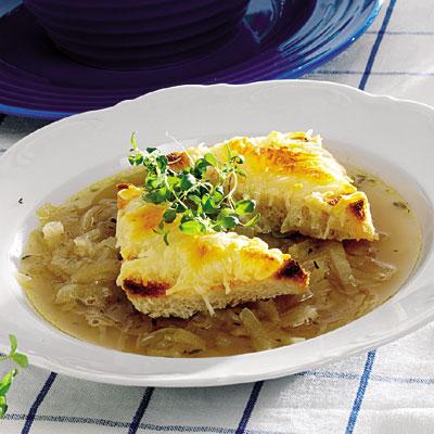 Fransk löksoppa med gratinerat bröd