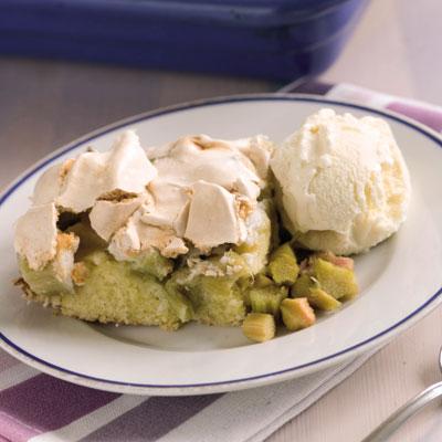 Hjördis rabarberkaka med marängtäcke