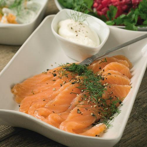 Gingravad lax med crème fraichesås