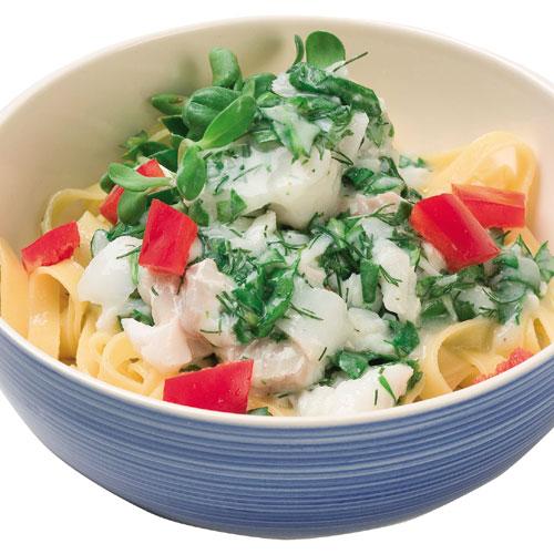 Grön fisksås med bandspaghetti