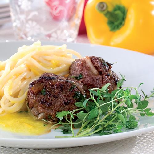 Köttfärsbollar med rostad paprikasås