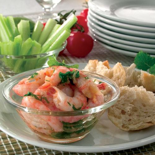 Räkor i lime, bröd och sallad