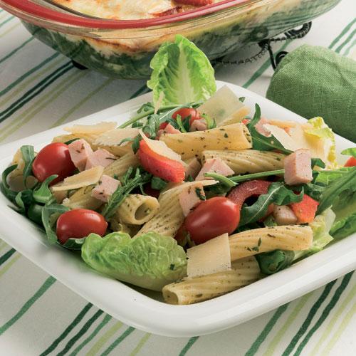 Pastasallad med kassler och pesto