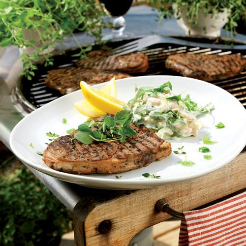 Örtmarinerad lammstek med bönsallad