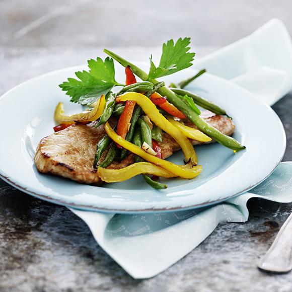 Skinkschnitzel med bönor och paprika