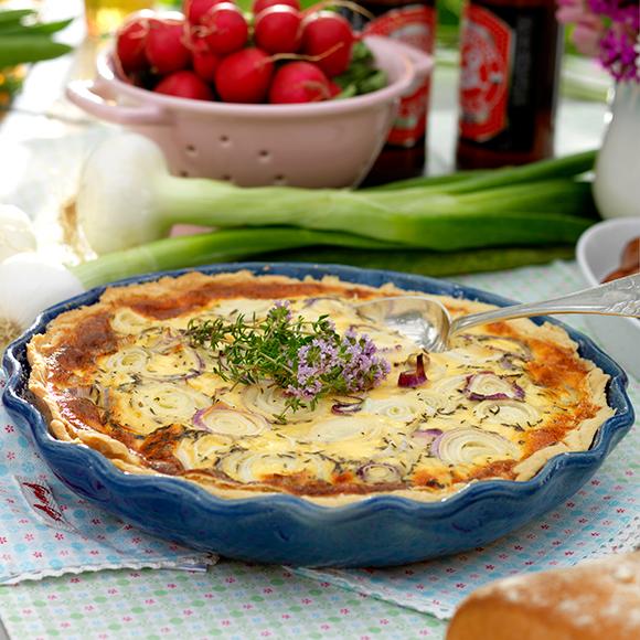 Paj med färsk lök