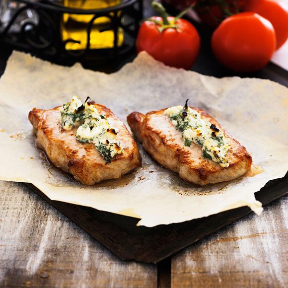 Kotletter med ­fetaost, valnötter och persilja