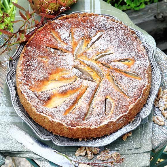 Päronpaj med valnötter