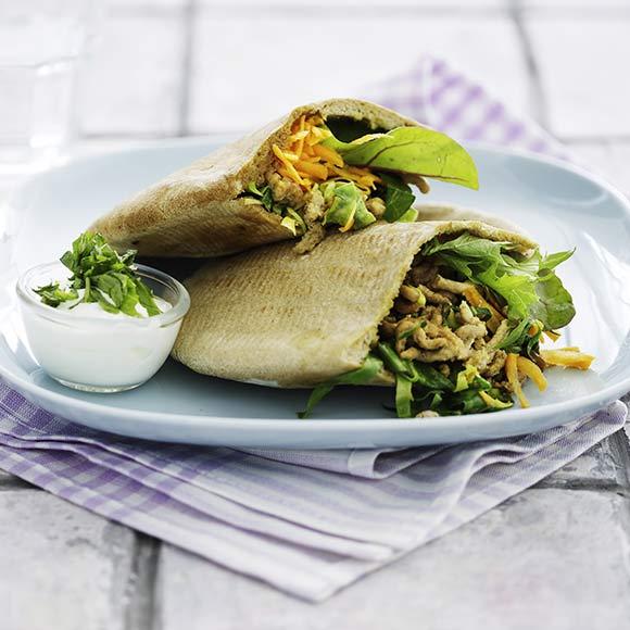 Pitabröd med kyckling och spetskål