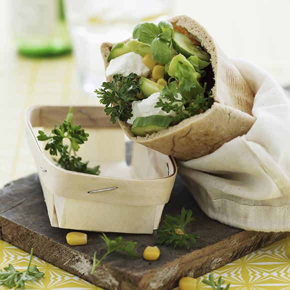 Fyllda pitabröd med majs och fetaost