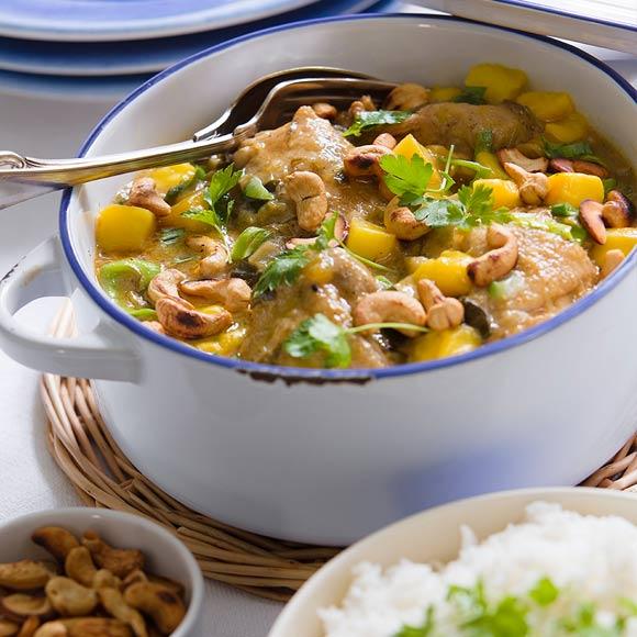 Fruktig kycklinggryta med mango och kokosmjölk