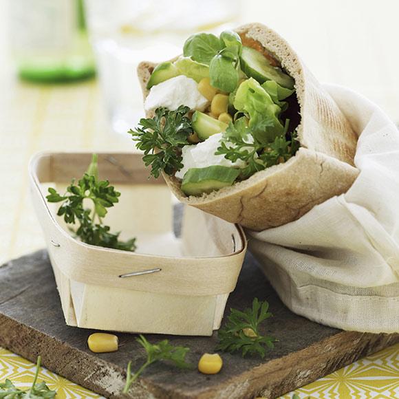 Fyllda pitabröd med majs och fetaost