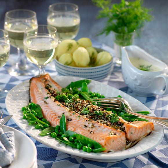 Hel lax med svampfyllning