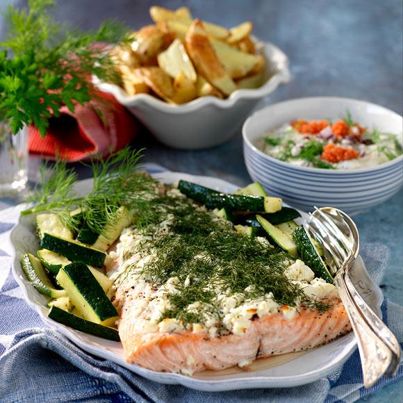 Fetaostbakad lax med romsås