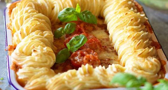 Köttfärsgratäng med potatismos