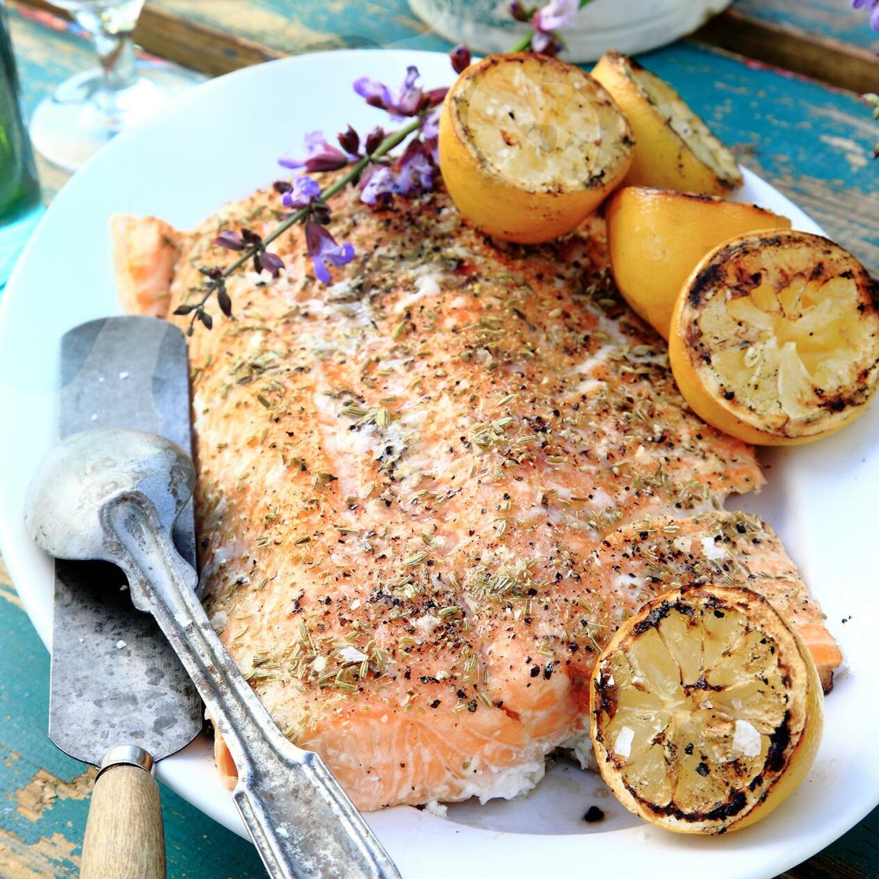 Fänkålsgrillad laxsida