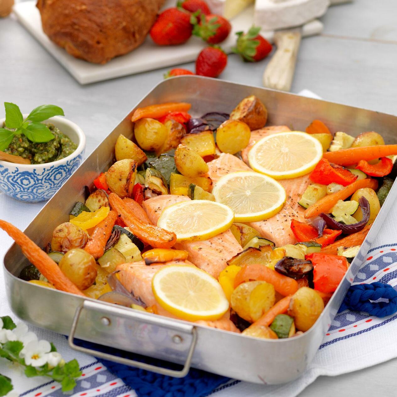 Lax med mandelpesto och grönsaker