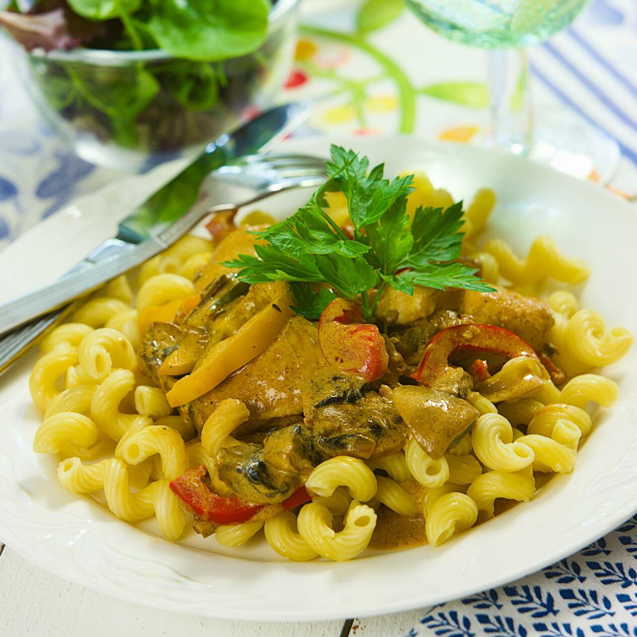 Kycklinggryta med pasta