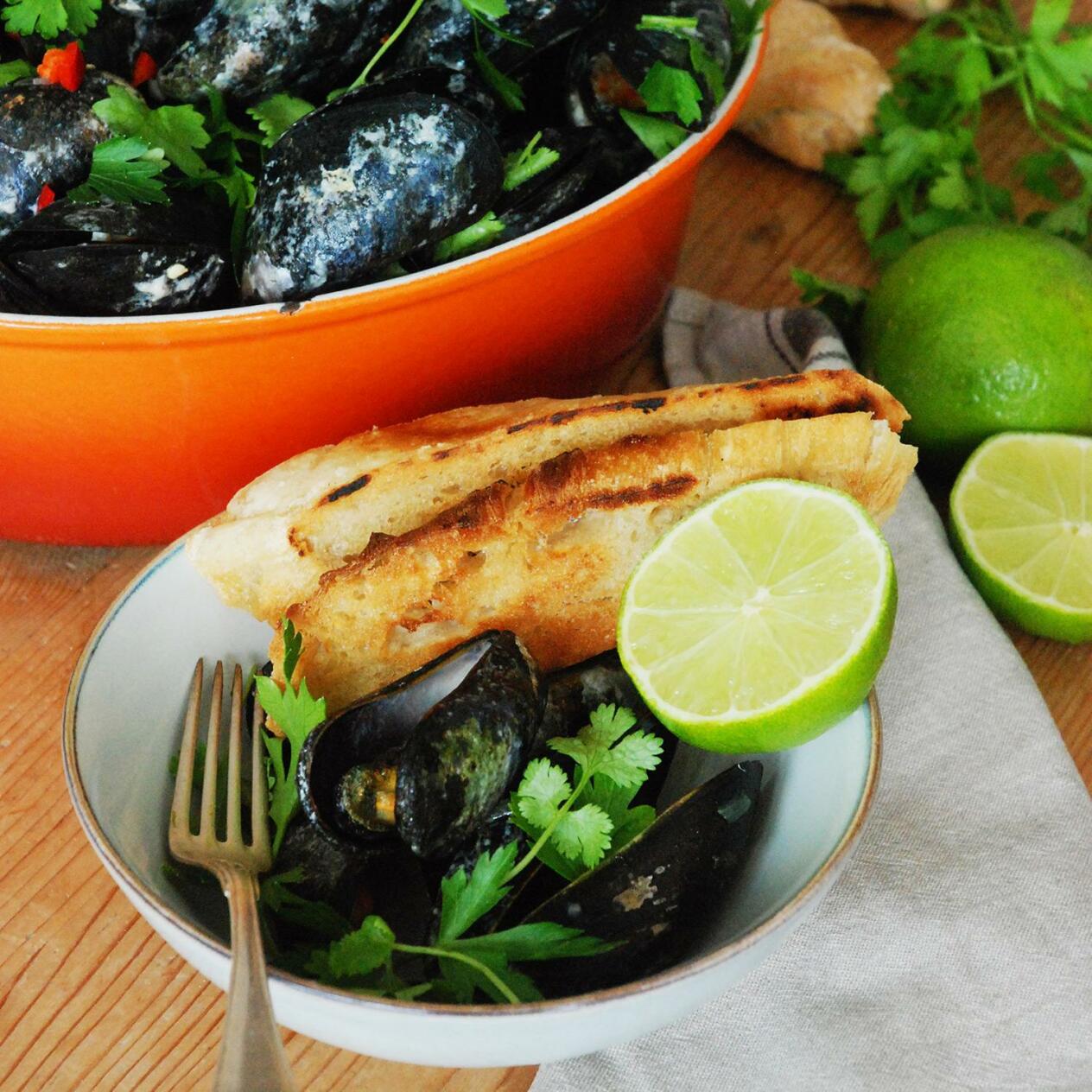 Musslor i kokosmjölk med lime och chili