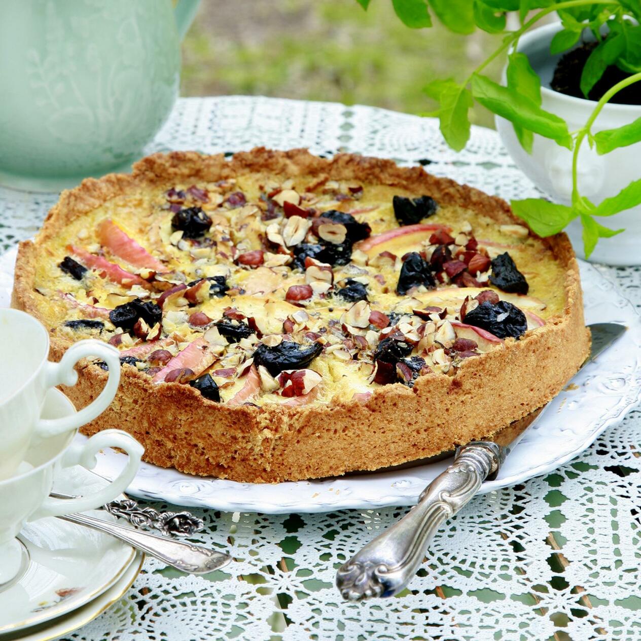 Äppelpaj med katrinplommon