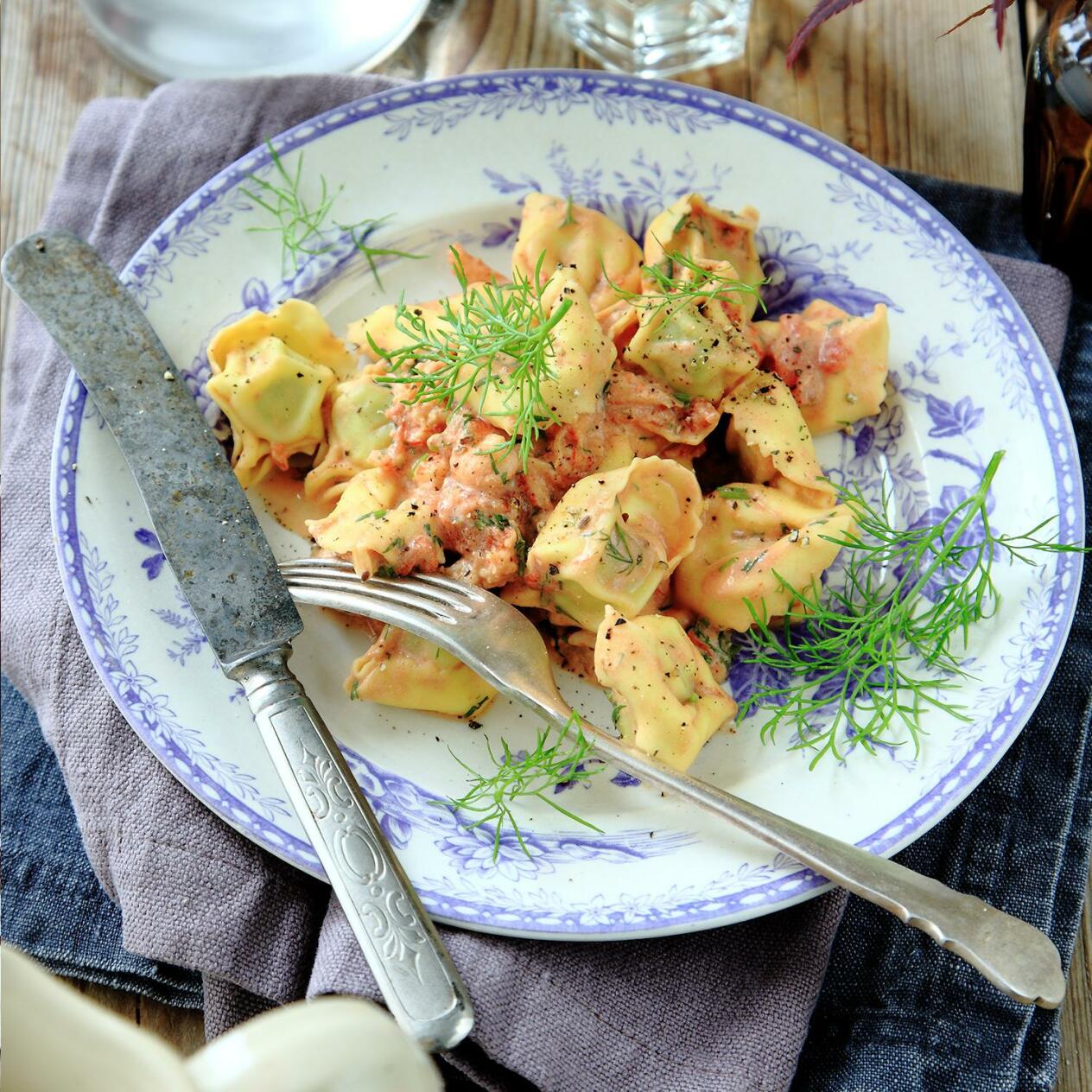 Färsk tortellini med kräftsås