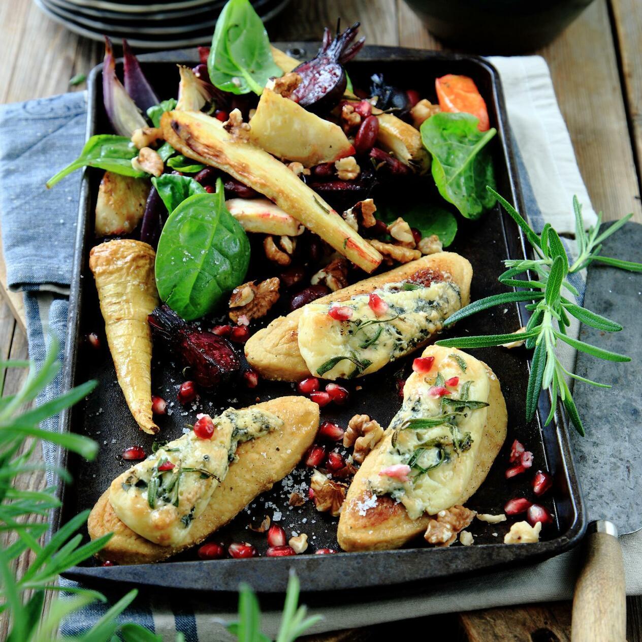 Ädelostgratinerad Quorn med rostad rotfruktssallad