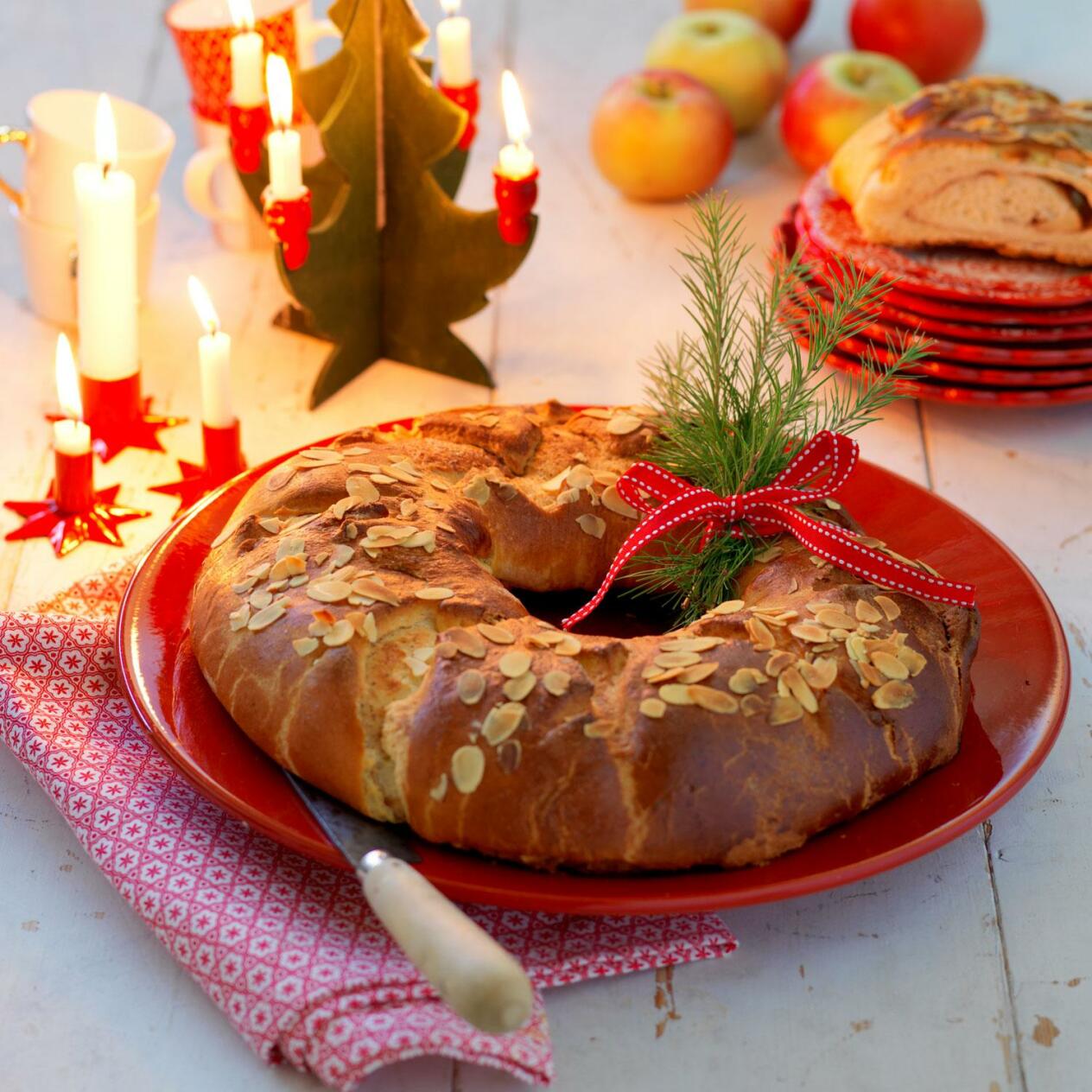 Briochekransar med äpple