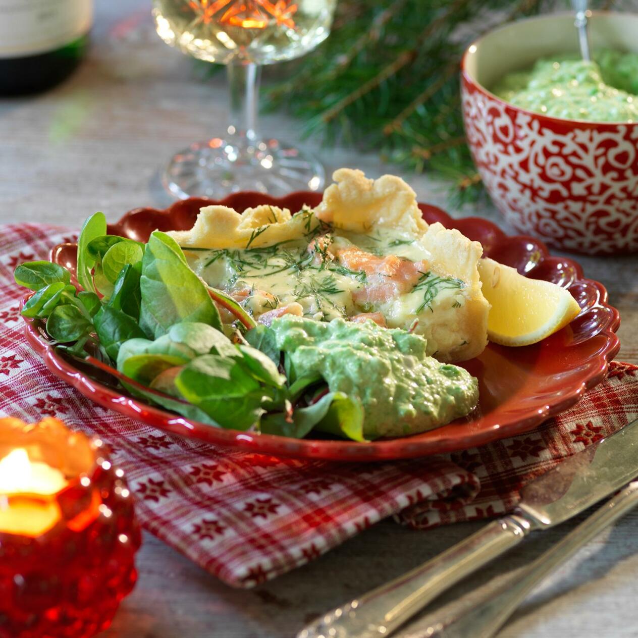 Paj med gravad lax och ärtröra