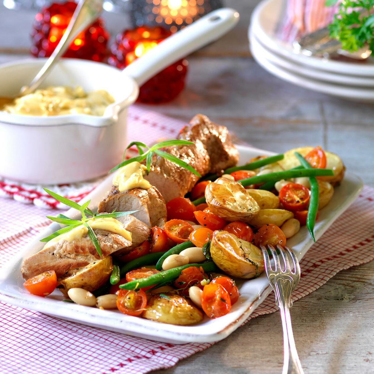 Fläskfilé med bearnaisesås och ljummen bönsallad