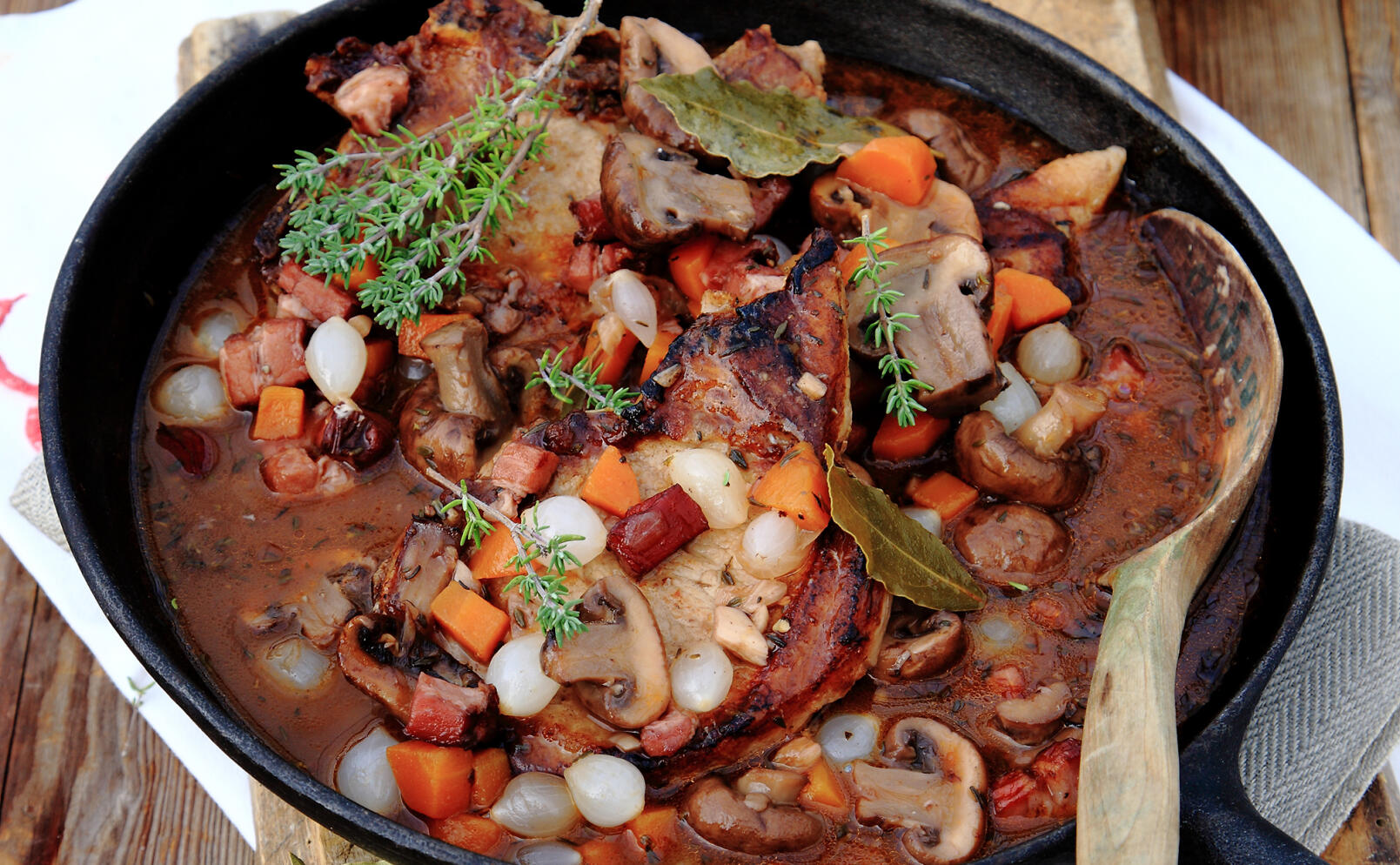 Latmans coq au vin med fläskkotlett