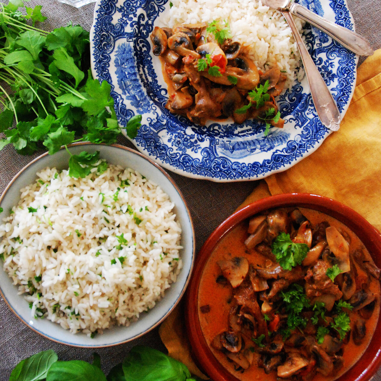 Svamp stroganoff med kardemummaris