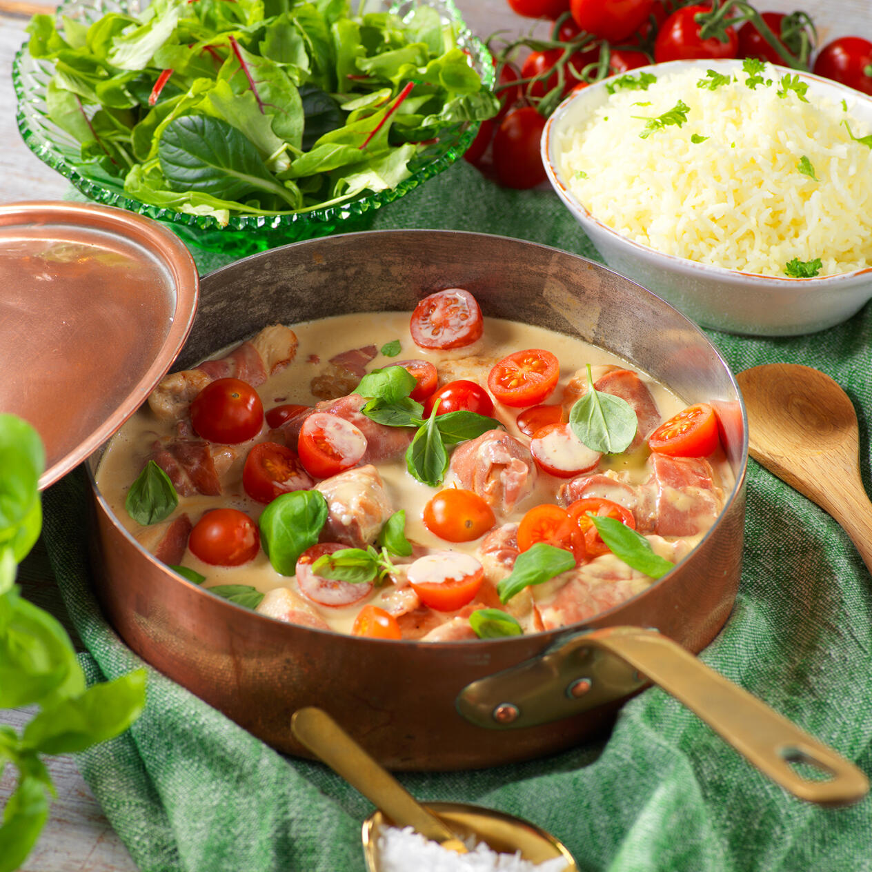 Parmalindad kyckling i gräddig sås