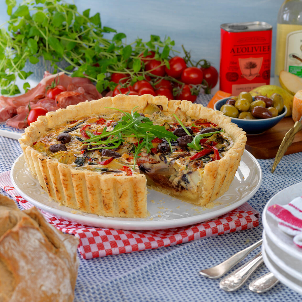 Vegetarisk paj med kronärtskocka och oliver